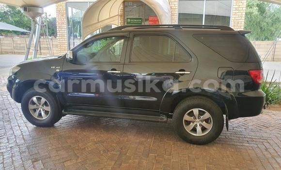 Tenga Tsaru Toyota Fortuner Nhema Mota in Beitbridge in Matabeleland South Tenga Tsaru Toyota Fortuner Nhema Mota in Beitbridge in Matabeleland South