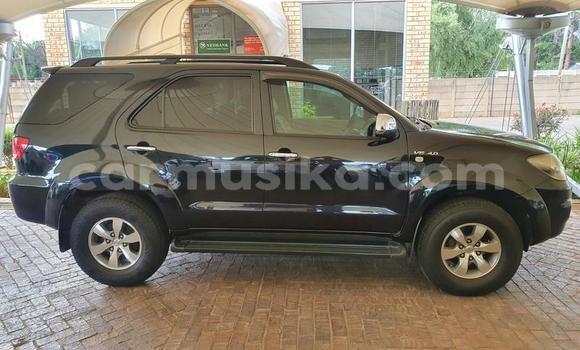 Tenga Tsaru Toyota Fortuner Nhema Mota in Beitbridge in Matabeleland South Tenga Tsaru Toyota Fortuner Nhema Mota in Beitbridge in Matabeleland South