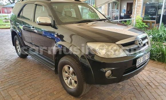 Tenga Tsaru Toyota Fortuner Nhema Mota in Beitbridge in Matabeleland South Tenga Tsaru Toyota Fortuner Nhema Mota in Beitbridge in Matabeleland South