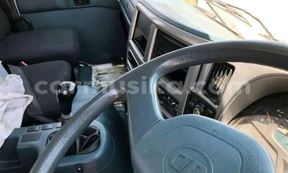 Acheter Occasion Utilitaire Volvo F4 Blanc à Beitbridge, Matabeleland South Acheter Occasion Utilitaire Volvo F4 Blanc à Beitbridge, Matabeleland South