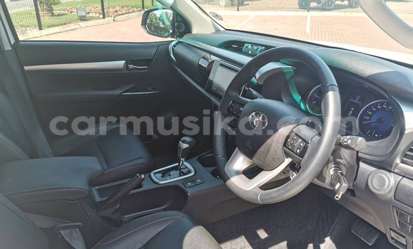 Acheter Occasion Voiture Toyota Hilux Blanc à Beitbridge, Matabeleland South Acheter Occasion Voiture Toyota Hilux Blanc à Beitbridge, Matabeleland South