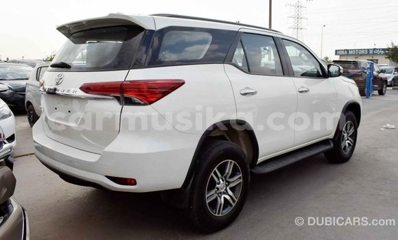 Tenga Imported Toyota Fortuner Chena Mota in Import - Dubai in Harare Tenga Imported Toyota Fortuner Chena Mota in Import - Dubai in Harare