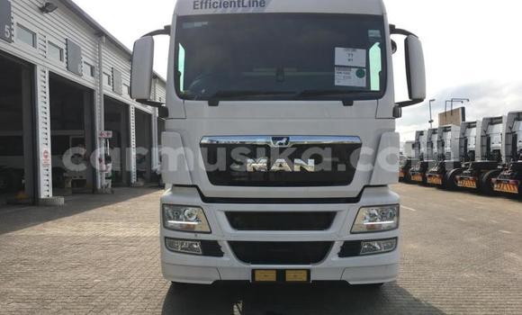 Acheter Occasion Utilitaire Man D20 Blanc à Beitbridge, Matabeleland South Acheter Occasion Utilitaire Man D20 Blanc à Beitbridge, Matabeleland South