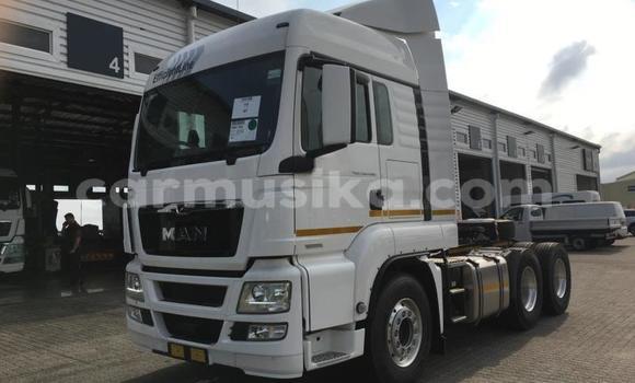 Acheter Occasion Utilitaire Man D20 Blanc à Beitbridge, Matabeleland South Acheter Occasion Utilitaire Man D20 Blanc à Beitbridge, Matabeleland South