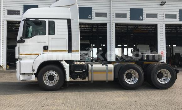 Acheter Occasion Utilitaire Man D20 Blanc à Beitbridge, Matabeleland South Acheter Occasion Utilitaire Man D20 Blanc à Beitbridge, Matabeleland South