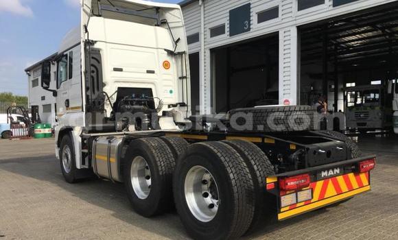 Acheter Occasion Utilitaire Man D20 Blanc à Beitbridge, Matabeleland South Acheter Occasion Utilitaire Man D20 Blanc à Beitbridge, Matabeleland South