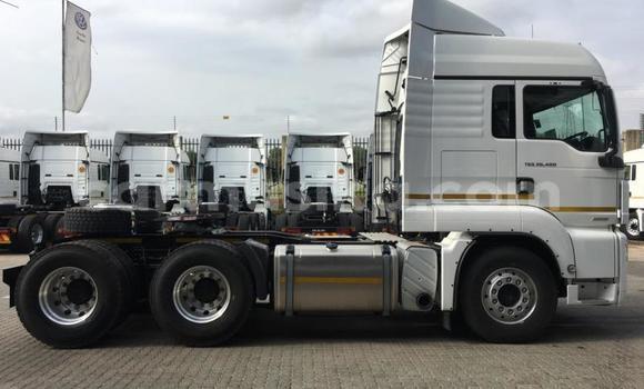 Acheter Occasion Utilitaire Man D20 Blanc à Beitbridge, Matabeleland South Acheter Occasion Utilitaire Man D20 Blanc à Beitbridge, Matabeleland South