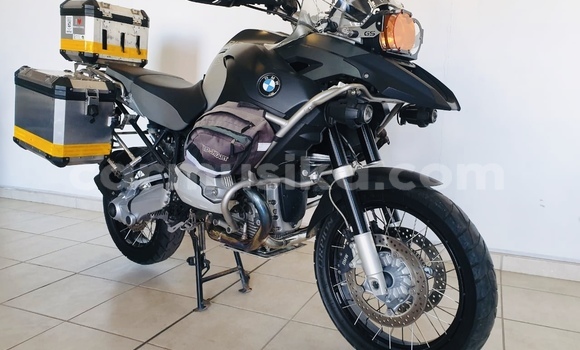 Buy Used BMW GS White Bike in Beitbridge in Matabeleland South Buy Used BMW GS White Bike in Beitbridge in Matabeleland South