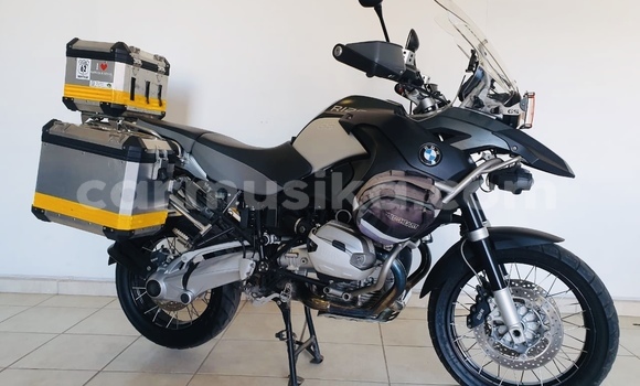 Buy Used BMW GS White Bike in Beitbridge in Matabeleland South Buy Used BMW GS White Bike in Beitbridge in Matabeleland South
