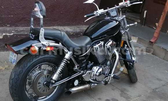 Buy Used Suzuki Boulevard White Bike in Beitbridge in Matabeleland South Buy Used Suzuki Boulevard White Bike in Beitbridge in Matabeleland South