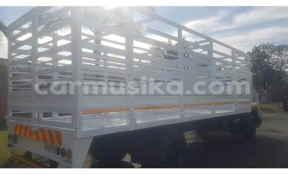 Acheter Occasion Utilitaire Isuzu FTR 850 Blanc à Beitbridge, Matabeleland South Acheter Occasion Utilitaire Isuzu FTR 850 Blanc à Beitbridge, Matabeleland South