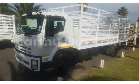 Acheter Occasion Utilitaire Isuzu FTR 850 Blanc à Beitbridge, Matabeleland South Acheter Occasion Utilitaire Isuzu FTR 850 Blanc à Beitbridge, Matabeleland South