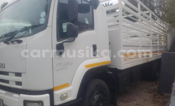 Acheter Occasion Utilitaire Isuzu FTR 850 Blanc à Beitbridge, Matabeleland South Acheter Occasion Utilitaire Isuzu FTR 850 Blanc à Beitbridge, Matabeleland South