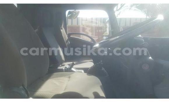 Acheter Occasion Utilitaire Isuzu FTR 850 Blanc à Beitbridge, Matabeleland South Acheter Occasion Utilitaire Isuzu FTR 850 Blanc à Beitbridge, Matabeleland South