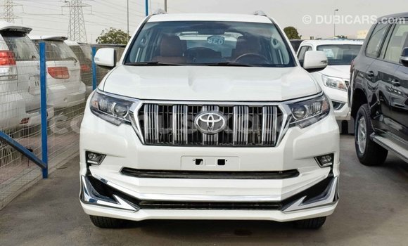 Acheter Import Voiture Toyota Prado Blanc à Import - Dubai, Harare Acheter Import Voiture Toyota Prado Blanc à Import - Dubai, Harare