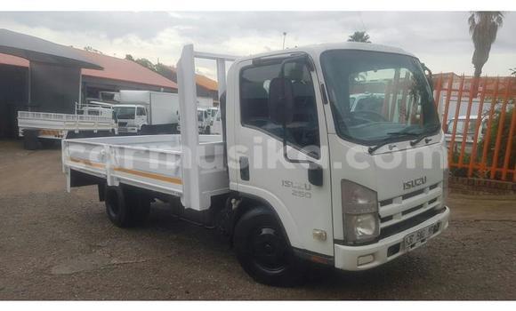 Tenga Tsaru Isuzu FTR 850 Chena Rori in Beitbridge in Matabeleland South Tenga Tsaru Isuzu FTR 850 Chena Rori in Beitbridge in Matabeleland South