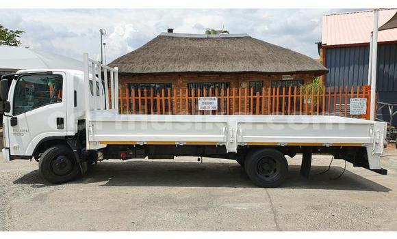 Tenga Tsaru Isuzu FTR 850 Chena Rori in Beitbridge in Matabeleland South Tenga Tsaru Isuzu FTR 850 Chena Rori in Beitbridge in Matabeleland South