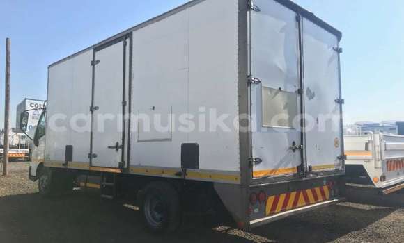 Buy Used Hino 300 Series White Truck in Beitbridge in Matabeleland South Buy Used Hino 300 Series White Truck in Beitbridge in Matabeleland South