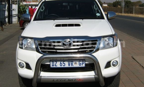 Tenga Tsaru Toyota Hilux Chena Mota in Harare in Harare Tenga Tsaru Toyota Hilux Chena Mota in Harare in Harare