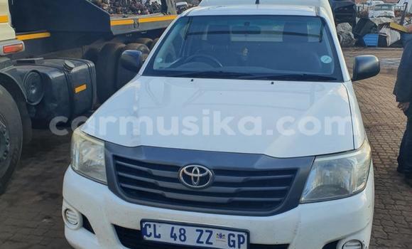 Tenga Tsaru Toyota Hilux Chena Mota in Beitbridge in Matabeleland South Tenga Tsaru Toyota Hilux Chena Mota in Beitbridge in Matabeleland South