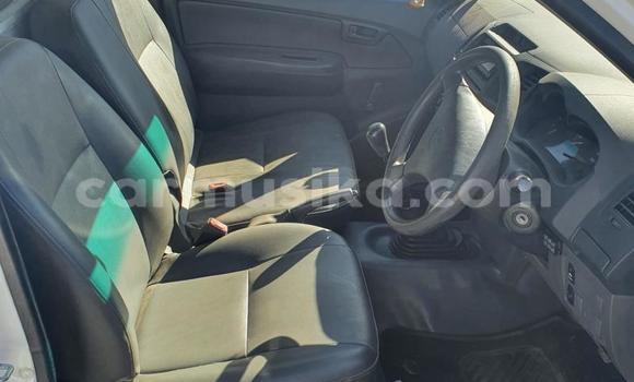 Tenga Tsaru Toyota Hilux Chena Mota in Beitbridge in Matabeleland South Tenga Tsaru Toyota Hilux Chena Mota in Beitbridge in Matabeleland South