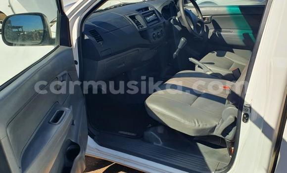 Tenga Tsaru Toyota Hilux Chena Mota in Beitbridge in Matabeleland South Tenga Tsaru Toyota Hilux Chena Mota in Beitbridge in Matabeleland South