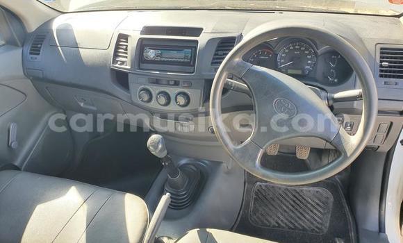 Tenga Tsaru Toyota Hilux Chena Mota in Beitbridge in Matabeleland South Tenga Tsaru Toyota Hilux Chena Mota in Beitbridge in Matabeleland South