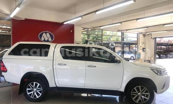Acheter Occasion Voiture Toyota Hilux Blanc à Bulawayo, Bulawayo Acheter Occasion Voiture Toyota Hilux Blanc à Bulawayo, Bulawayo