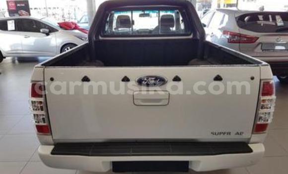 Acheter Occasion Voiture Ford Ranger Blanc à Beitbridge, Matabeleland South Acheter Occasion Voiture Ford Ranger Blanc à Beitbridge, Matabeleland South