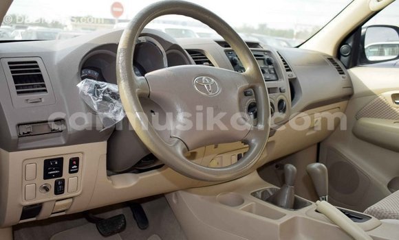 Acheter Import Voiture Toyota Fortuner Blanc à Import - Dubai, Harare Acheter Import Voiture Toyota Fortuner Blanc à Import - Dubai, Harare