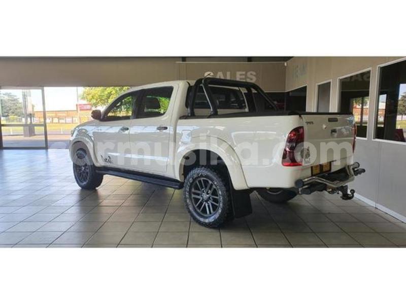 Big with watermark toyota hilux matabeleland south beitbridge 14783