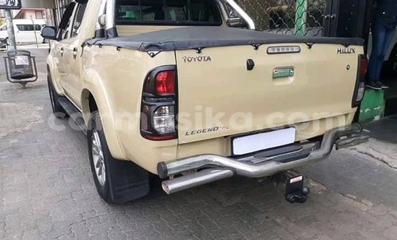 Acheter Occasion Voiture Toyota Hilux Blanc à Beitbridge, Matabeleland South Acheter Occasion Voiture Toyota Hilux Blanc à Beitbridge, Matabeleland South