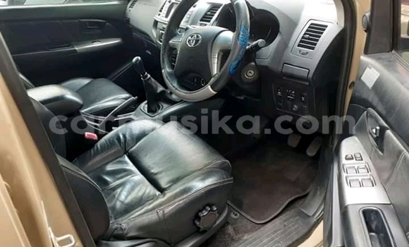 Acheter Occasion Voiture Toyota Hilux Blanc à Beitbridge, Matabeleland South Acheter Occasion Voiture Toyota Hilux Blanc à Beitbridge, Matabeleland South