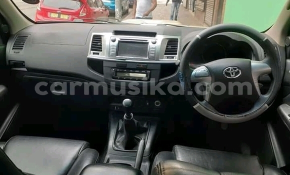 Acheter Occasion Voiture Toyota Hilux Blanc à Beitbridge, Matabeleland South Acheter Occasion Voiture Toyota Hilux Blanc à Beitbridge, Matabeleland South