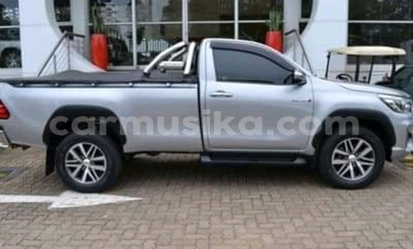 Buy Used Toyota Hilux White Car in Beitbridge in Matabeleland South Buy Used Toyota Hilux White Car in Beitbridge in Matabeleland South