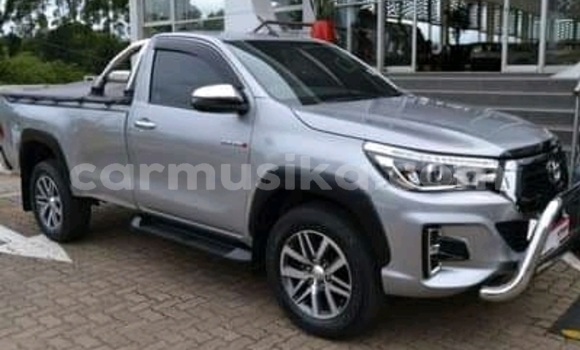 Buy Used Toyota Hilux White Car in Beitbridge in Matabeleland South Buy Used Toyota Hilux White Car in Beitbridge in Matabeleland South