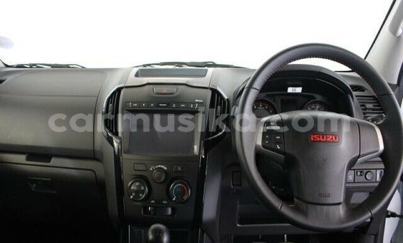 Acheter Occasion Voiture Isuzu KB Blanc à Beitbridge, Matabeleland South Acheter Occasion Voiture Isuzu KB Blanc à Beitbridge, Matabeleland South