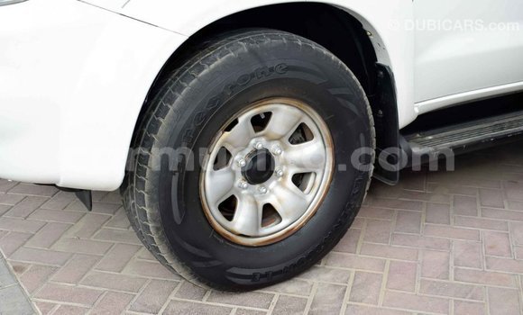 Acheter Import Voiture Toyota Fortuner Blanc à Import - Dubai, Harare Acheter Import Voiture Toyota Fortuner Blanc à Import - Dubai, Harare