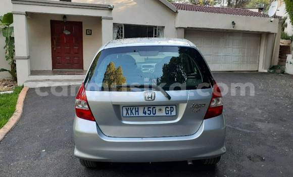 Nunua Ilio tumika Honda Jazz Fedha Gari ndani ya Beitbridge nchini Matabeleland Kusini