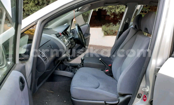 Acheter Occasion Voiture Honda Jazz Gris à Beitbridge, Matabeleland South Acheter Occasion Voiture Honda Jazz Gris à Beitbridge, Matabeleland South