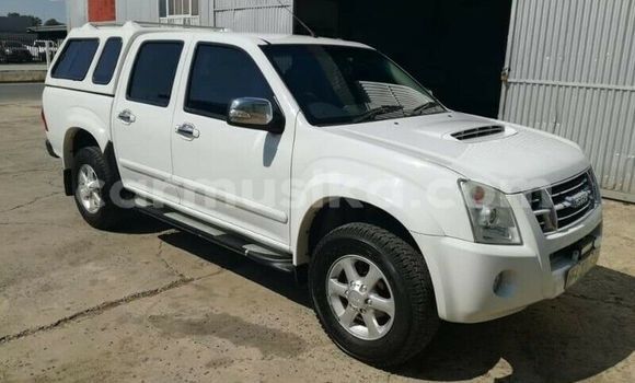 Buy Used Isuzu KB White Car in Beitbridge in Matabeleland South Buy Used Isuzu KB White Car in Beitbridge in Matabeleland South
