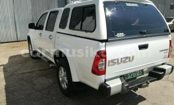 Buy Used Isuzu KB White Car in Beitbridge in Matabeleland South Buy Used Isuzu KB White Car in Beitbridge in Matabeleland South