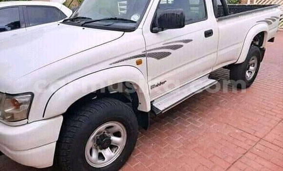 Tenga Tsaru Toyota Hilux Chena Mota in Harare in Harare Tenga Tsaru Toyota Hilux Chena Mota in Harare in Harare