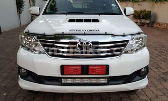 Nunua Ilio tumika Toyota Fortuner Nyeupe Gari ndani ya Beitbridge nchini Matabeleland Kusini
