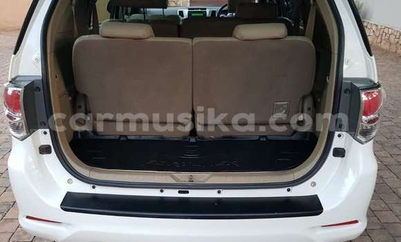 Acheter Occasion Voiture Toyota Fortuner Blanc à Beitbridge, Matabeleland South Acheter Occasion Voiture Toyota Fortuner Blanc à Beitbridge, Matabeleland South