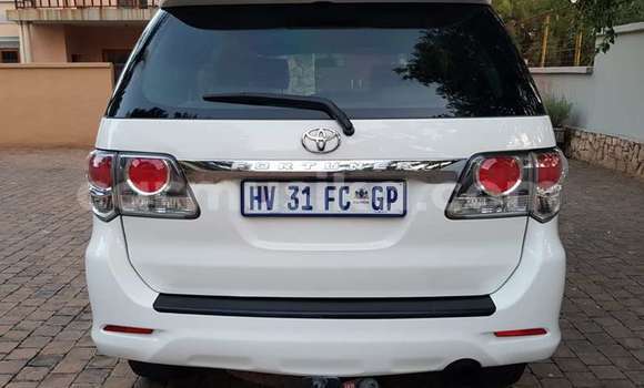 Acheter Occasion Voiture Toyota Fortuner Blanc à Beitbridge, Matabeleland South Acheter Occasion Voiture Toyota Fortuner Blanc à Beitbridge, Matabeleland South