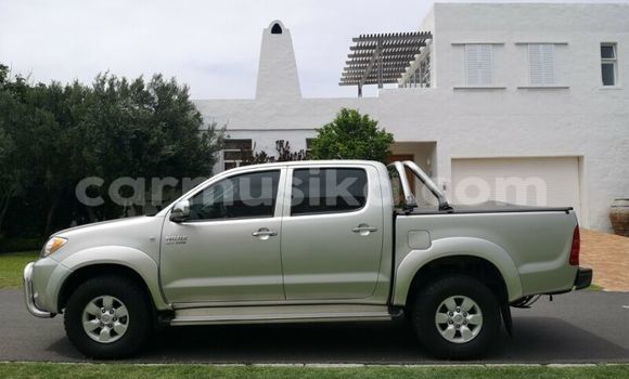 Nunua Ilio tumika Toyota Hilux Fedha Gari ndani ya Gweru nchini Midlands Nunua Ilio tumika Toyota Hilux Fedha Gari ndani ya Gweru nchini Midlands