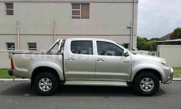Nunua Ilio tumika Toyota Hilux Fedha Gari ndani ya Gweru nchini Midlands Nunua Ilio tumika Toyota Hilux Fedha Gari ndani ya Gweru nchini Midlands