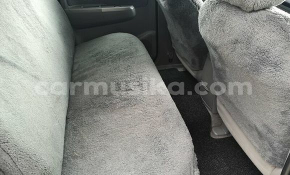 Nunua Ilio tumika Toyota Hilux Fedha Gari ndani ya Gweru nchini Midlands Nunua Ilio tumika Toyota Hilux Fedha Gari ndani ya Gweru nchini Midlands