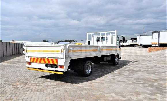 Acheter Occasion Utilitaire Hino 300 Series Blanc à Beitbridge, Matabeleland South Acheter Occasion Utilitaire Hino 300 Series Blanc à Beitbridge, Matabeleland South